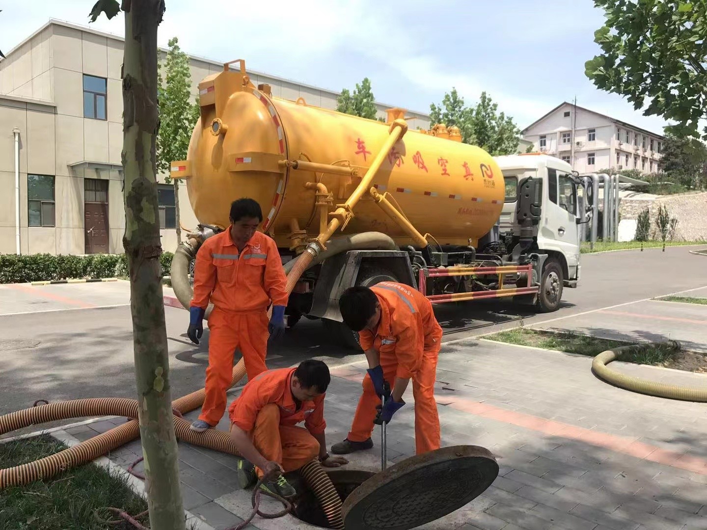 彰武化粪池清理与5-8吨吸粪车施工效率分析